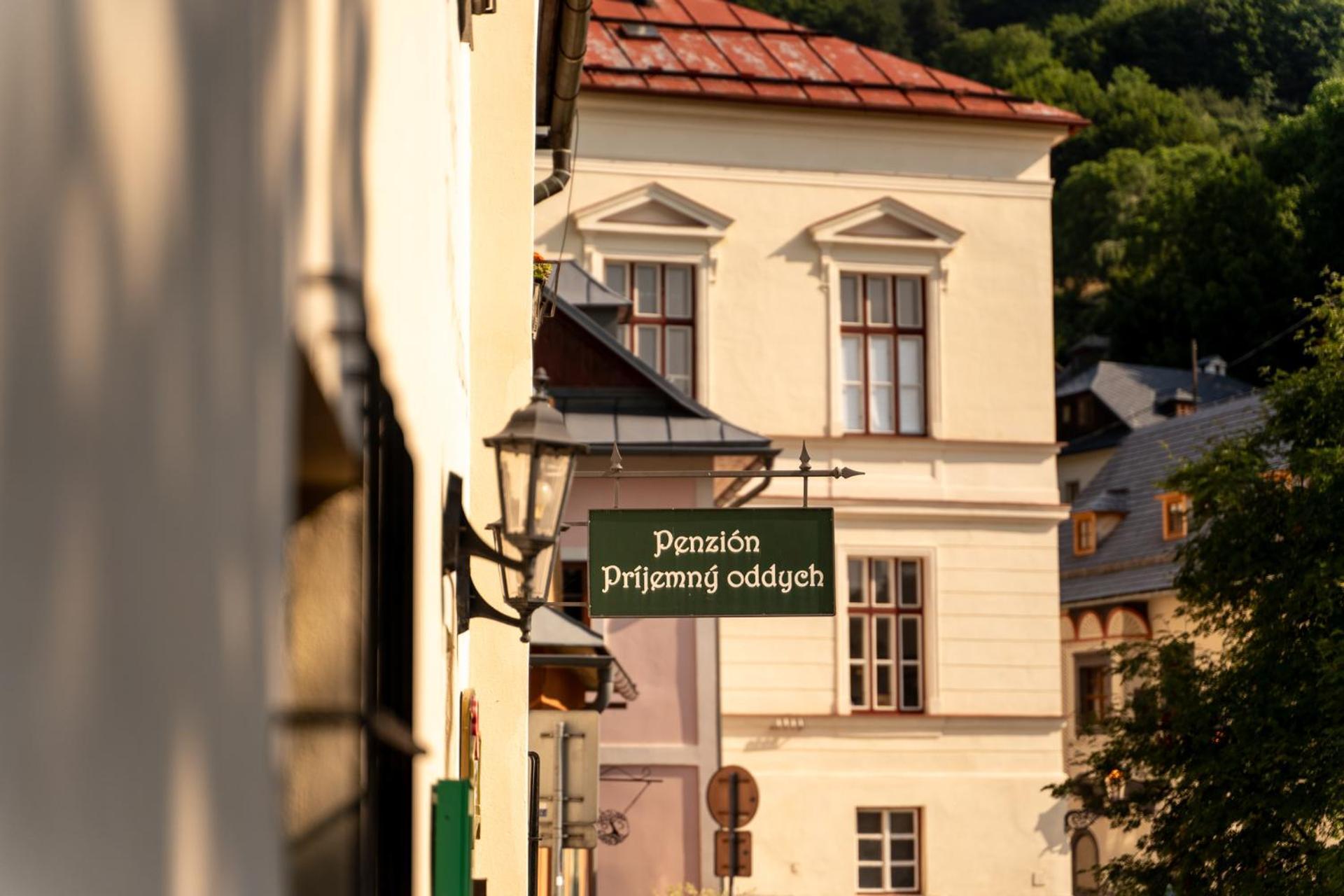 Penzion Prijemny Oddych บันสกา ชีอาว์นีซา ภายนอก รูปภาพ